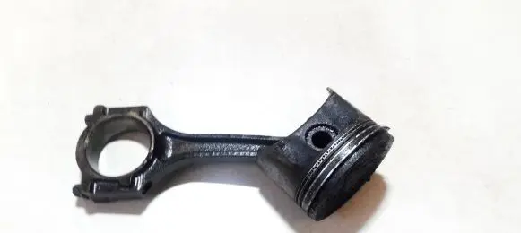 Ford Fiesta Piston with connecting rod