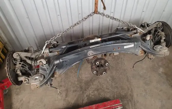 Mercedes-Benz C W205 Rear axle beam with reductor 2053502602 A2053260865 2053502720