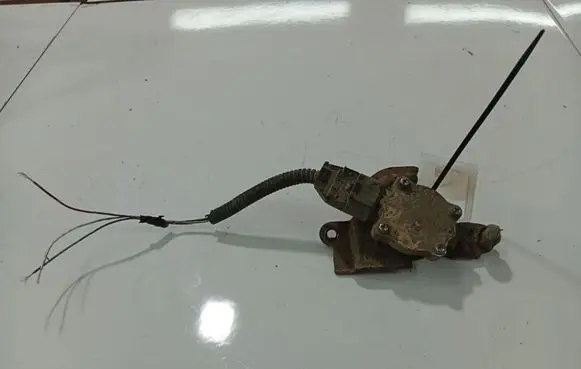 Honda Accord Front height sensor lever 8282112430