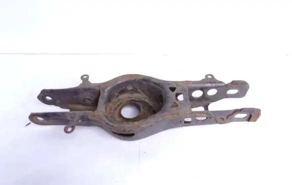 Chevrolet Camaro Rear control arm 84382227