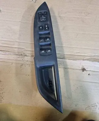 Mitsubishi Outlander Electric window control switch 8608A347