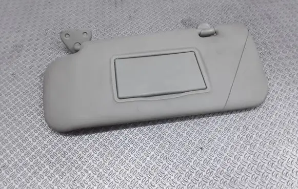 Nissan Primera Sun visor