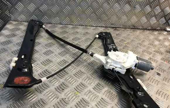 BMW 3 E90 E91 Front door electric window regulator 7060265