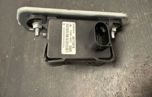 Volvo S60 ESP acceleration yaw rate sensor 10170103773 DN77M01247