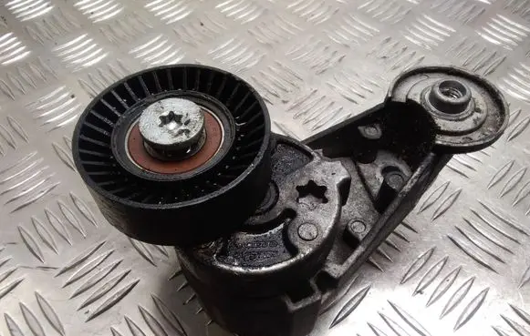 Volvo V70 Alternator belt tensioner 