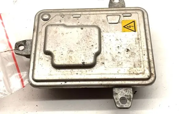 Alfa Romeo Stelvio Voltage converter/converter module 