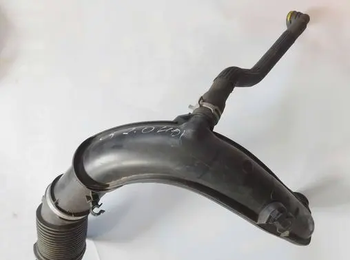 Intercooler hose/pipe