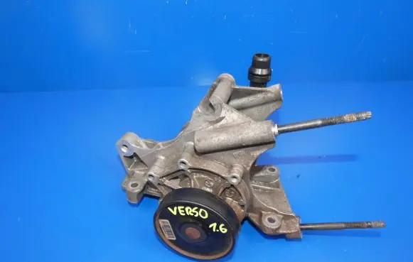 Toyota Verso Water pump 686142