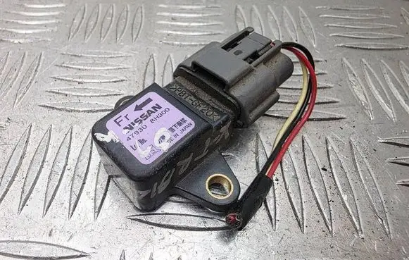 Nissan X-Trail T30 ESP acceleration yaw rate sensor 479308H300
