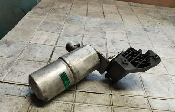 Audi A2 Air conditioning (A/C) air dryer 8Z0820193B