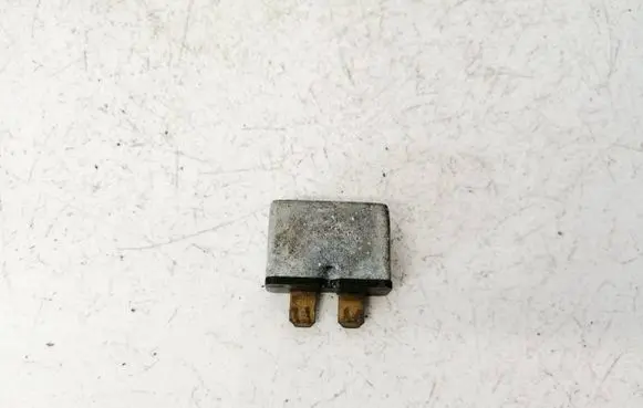 Volkswagen Golf IV Other relay 443937105A