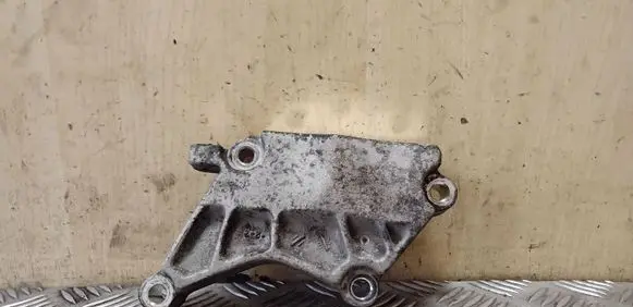 Hyundai ix35 Engine mounting bracket