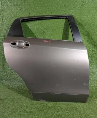 Toyota Yaris XP210 Rear door