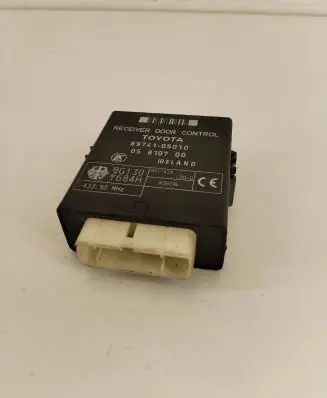 Toyota Avensis T220 Other control units/modules 8974105010 05810700 BG13