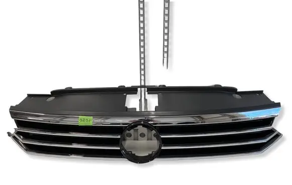 Volkswagen PASSAT B8 Front grill 