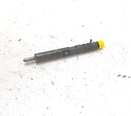Nissan Note (E12) Fuel injector 28237259