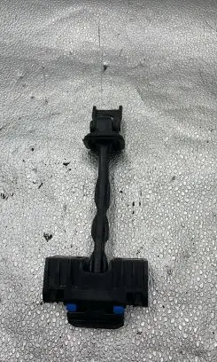 Volkswagen Tiguan Front door check strap stopper 5N0837249A