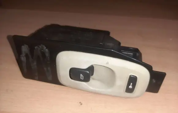 Volvo XC90 Electric window control switch 30746075