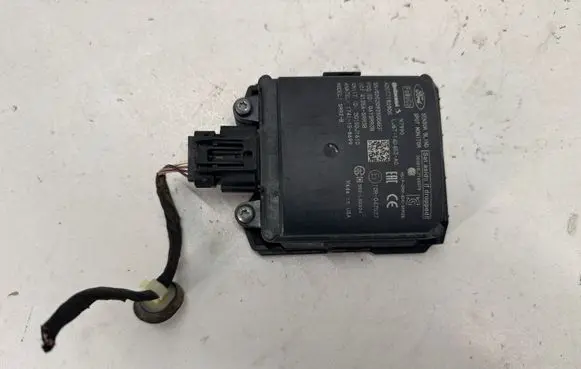 Ford Escape IV Blind spot module LJ6T14D453AC