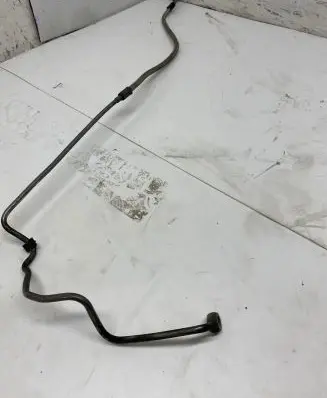Audi Coupe Fuel injector supply line/pipe 