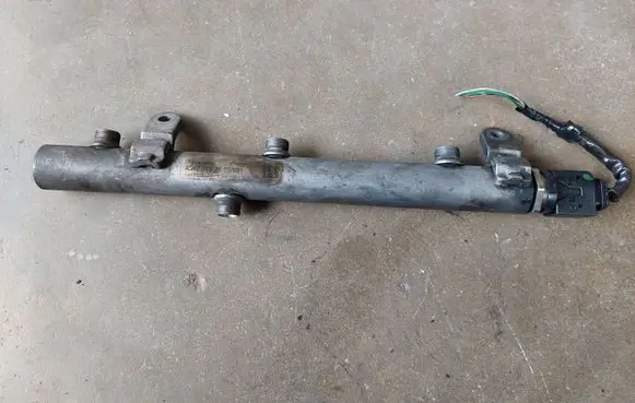 Mercedes-Benz S W221 Fuel main line pipe A6420702595 A0061536528