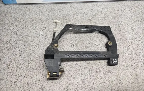 BMW 7 E38 Rear door exterior handle/bracket 51228245345