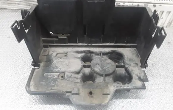 Volkswagen Jetta IV Battery tray 1J0915333