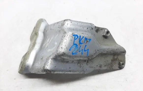 Volkswagen Golf Plus Fender mounting bracket 5M0821136