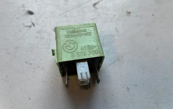 BMW 5 E39 Other relay 8373700