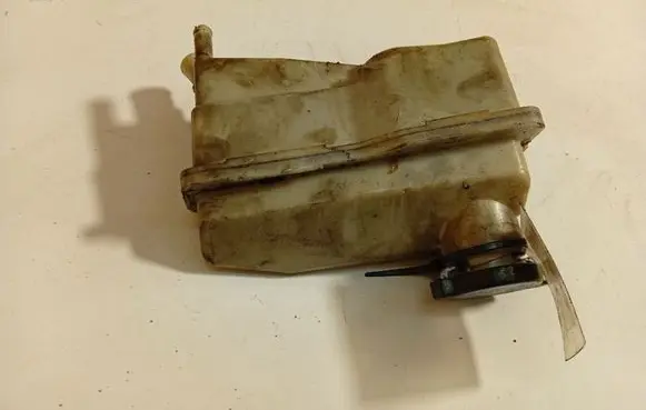 Cadillac SRX Power steering fluid tank/reservoir 