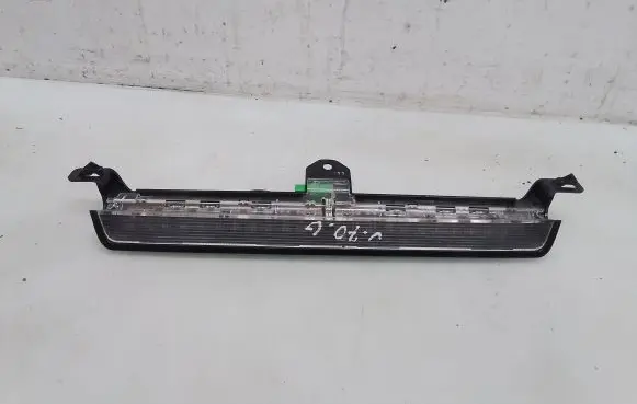Volvo V70 Third/center stoplight