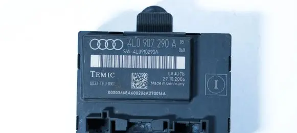 Audi Q7 4L Door control unit/module 4L0907290A