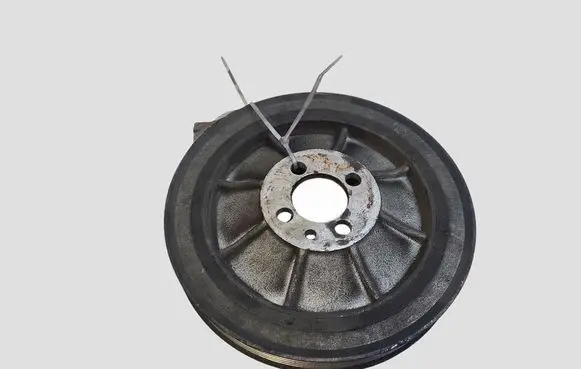 Opel Vectra C Crankshaft pulley 55210310