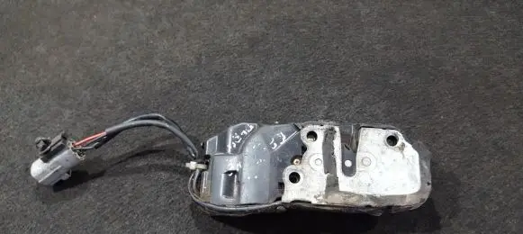 Toyota RAV 4 (XA10) Front door lock