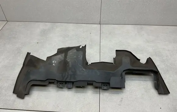 Audi Q3 8U Intercooler air guide/duct channel 8U0121283C