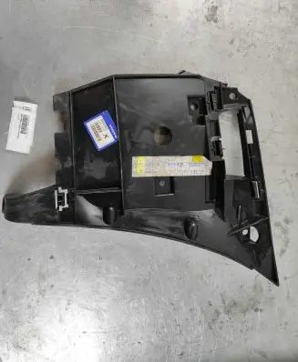Volvo S80 Front bumper mounting bracket 8693900