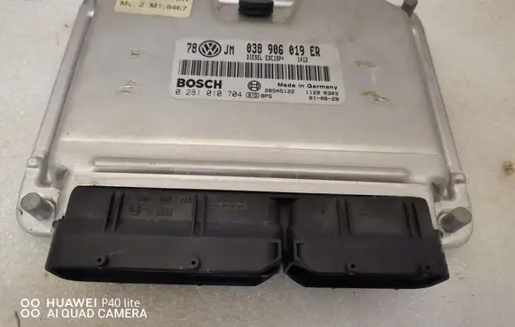 Volkswagen PASSAT B7 Engine control unit/module 038906019ER 0281010704