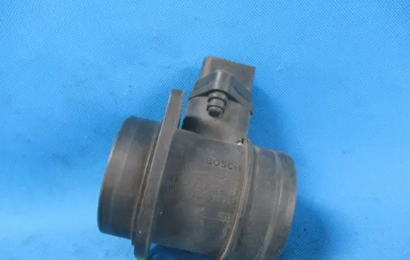 Audi A4 S4 B6 8E 8H Mass air flow meter 06A906461