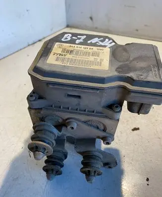 Volkswagen PASSAT B7 ABS Pump 3AA614109BK 17654070 54085622V
