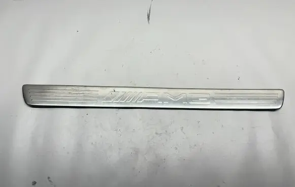 Mercedes-Benz GLA W156 Front sill trim cover A1766800635