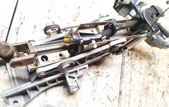 Ford Focus C-MAX Steering wheel axle 4M513C529AE 4M51-3C529-AE
