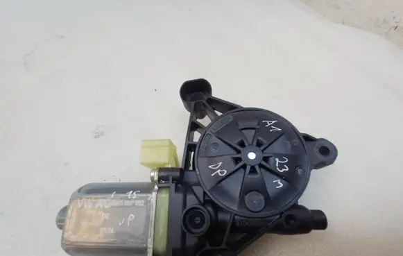 Audi A1 Front door window regulator motor 8W0959802