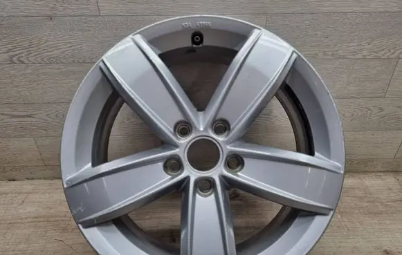 Volkswagen Tiguan R17 alloy rim 5NA071497