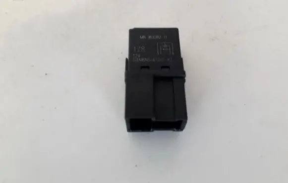 Volvo S40, V40 Other relay MB953382 V23074