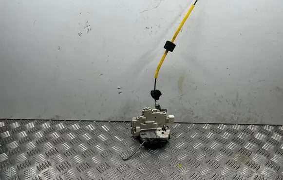 Audi A6 S6 C6 4F Rear door lock 4F0839016A