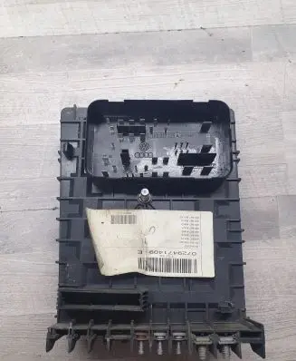 Volkswagen Caddy Fuse module 1K0937125A 017183071