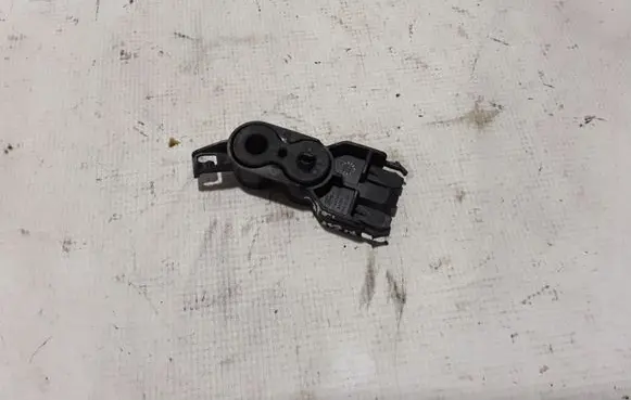 Ford Fiesta Intercooler pipe mounting bracket GN116K784AB