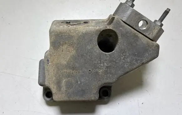 Dodge Challenger Engine mounting bracket 04726026AB