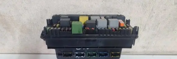 Mercedes-Benz E W212 SAM control unit A2129009225 A2129020609