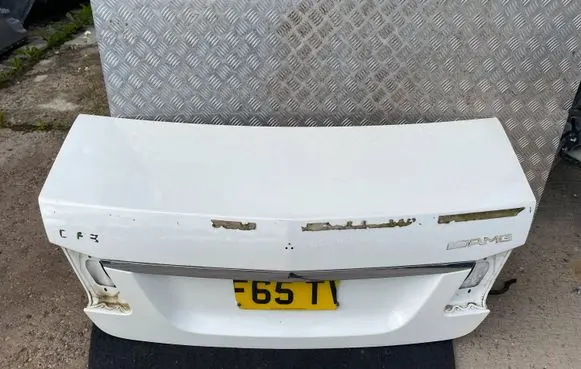 Tailgate/trunk/boot lid